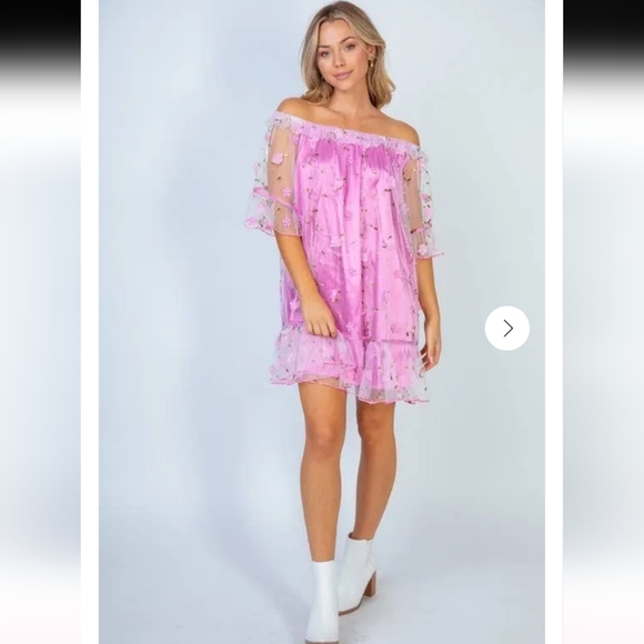 white birch Dresses & Skirts - White Birch NWOT Lilac Floral Applique Dress